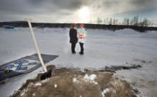 Första spadtaget på Hällbacken