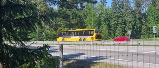 Rökutveckling från buss på 97:an – elden är släckt