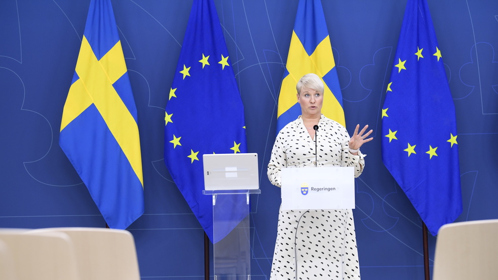 "Kompetensförsörjningen är en av de viktigaste utmaningarna att hantera inom äldreomsorgen. Därför har äldreminister Tenje (M) och regeringen förlängt det så kallade Äldreomsorgslyftet".