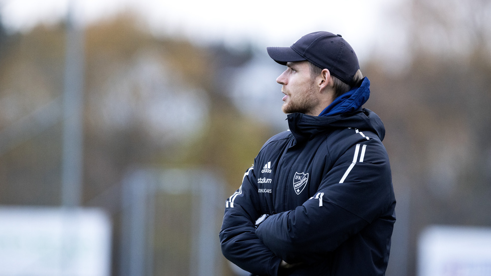 "Som de flesta andra är jag väl en fotbollsnörd som försöker hålla koll på alla detaljer i spelet", säger Henric Pekkala.