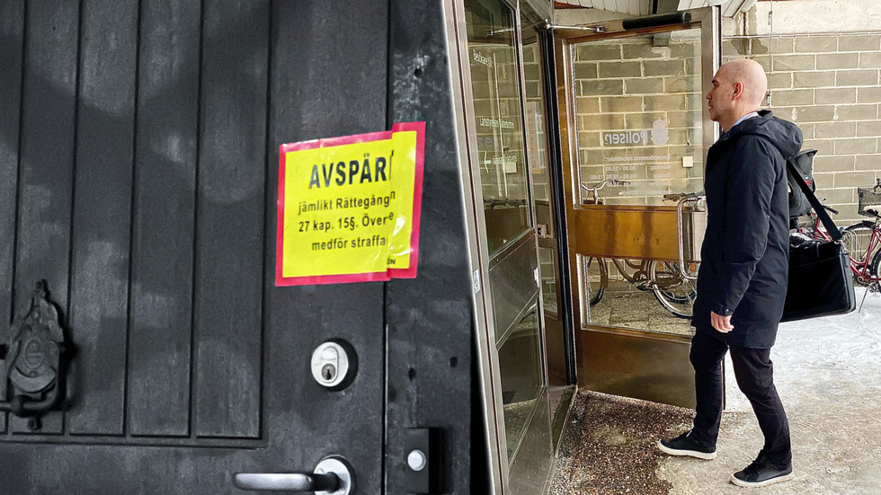 Ett misstänkt mord, brottsplatsen – och försvarsadvokaten. Advokat Urban Rönnblom har träffat sin klient såväl vid förhör som vid fredagens häktningsförhandling. Den 50-årige mannen sitter nu häktad, på sannolika skäl för mordet i Skelleftehamn mellan den 20 och 21 februari.