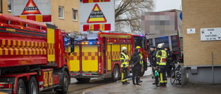 Cyklist hamnade under lastbil – hade änglavakt