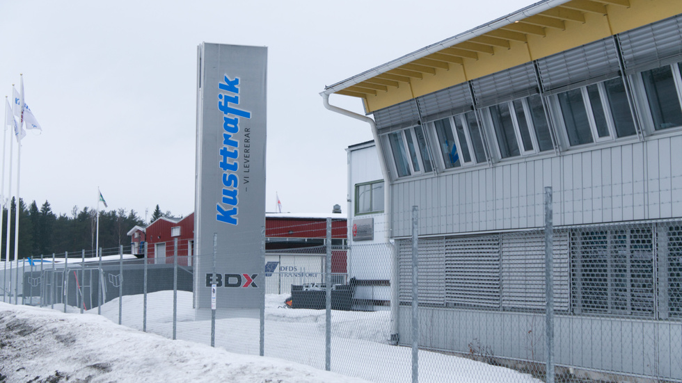 Egendomar för sju miljoner kronor hos Roger Åströms åkeri och Kusttrafik i Öjebyn har försatts i kvarstad vid Luleå tingsrätt. Enligt Luleå tingsrätt finns skälig misstanke om att grovt penningtvättsbrott, alternativt
näringspenningtvätt (grovt brott), har begåtts i bolagens verksamhet av en person med ledande ställning.