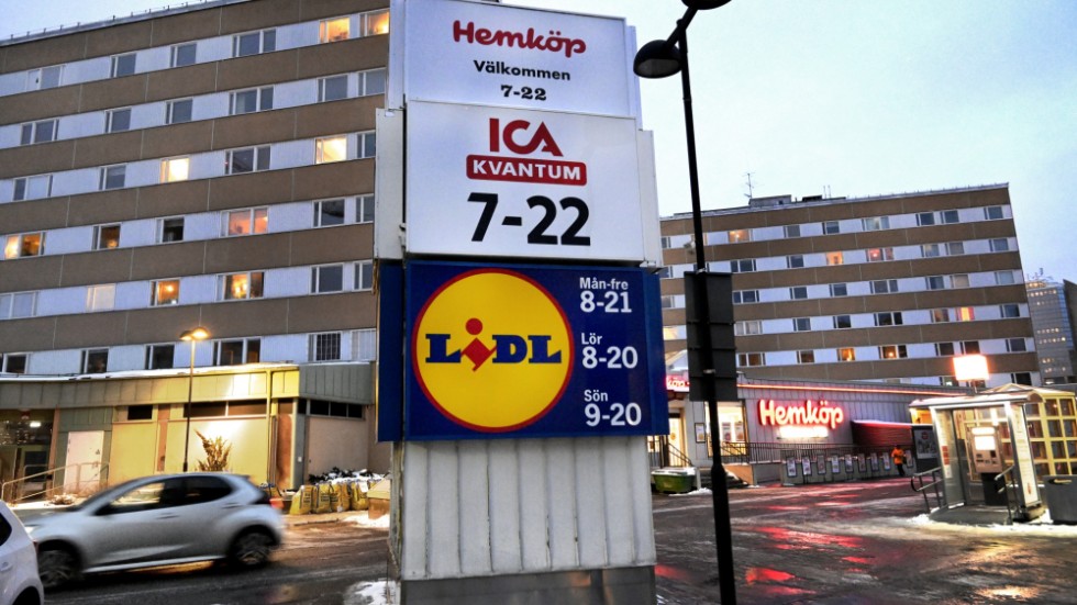 Vi har blivit mer otrogna och handlar från flera matkedjor. Arkivbild.