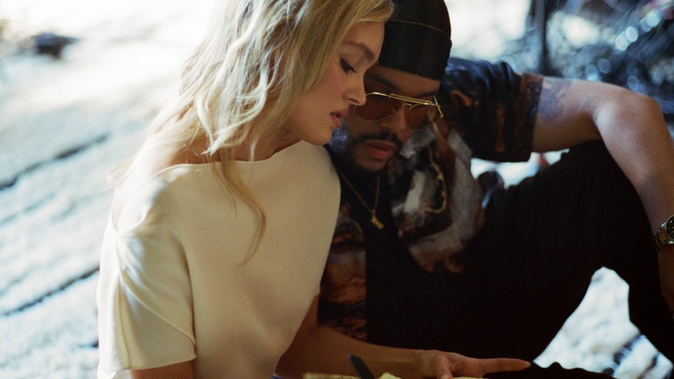 Lily-Rose Depp och Abel "The Weeknd" Tesfaye i "The idol". Pressbild.