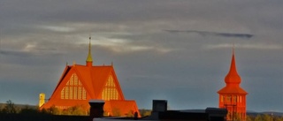 Läsarbild: Kiruna kyrka i kvällssol