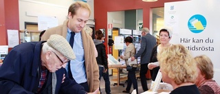 Vincent, 97, en av de första att rösta