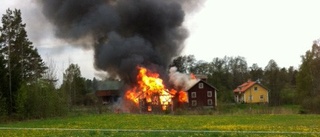 Hus och ladugård brann i Jonsberg