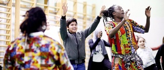 Afrikansk dansglädje på Lagersbergsskolan