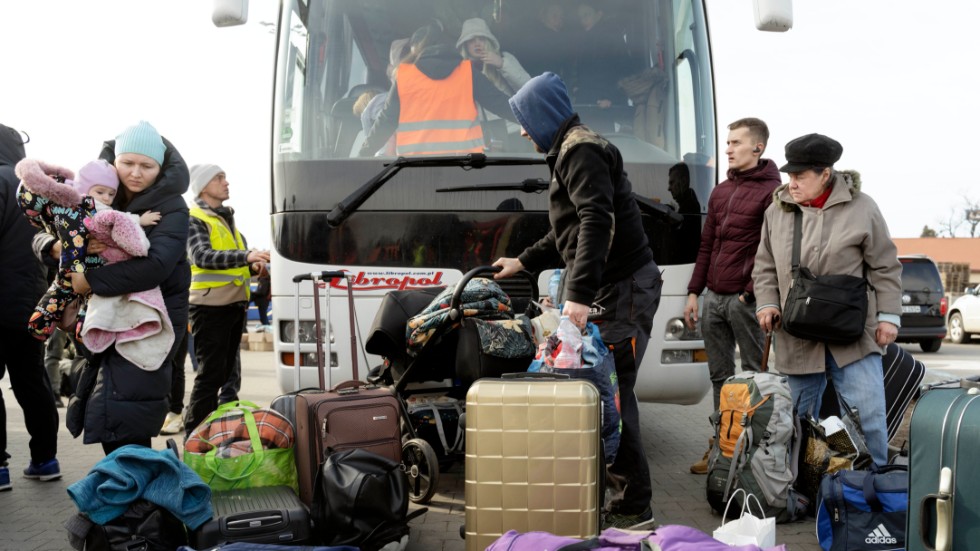 Många ukrainare flydde till Sverige när kriget kom men utan svenskt personnummer är det svårt att kunna känna stabilitet och ha möjlighet till utveckling och ett normalt liv i Sverige, skriver Khrystyna Hevchuk.