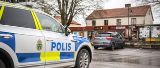 Larmet: Man med kniv i butik – uppträdde aggressivt