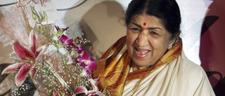 Bollywoodlegendaren Lata Mangeshkar död