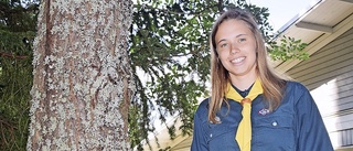 Sara älskar lägerlivet i scouterna