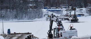 Arbete vid Karlgårdsbron stoppas efter inspektion • Flera risker • Arbetare har uppmanats lämna landet av gränspolis