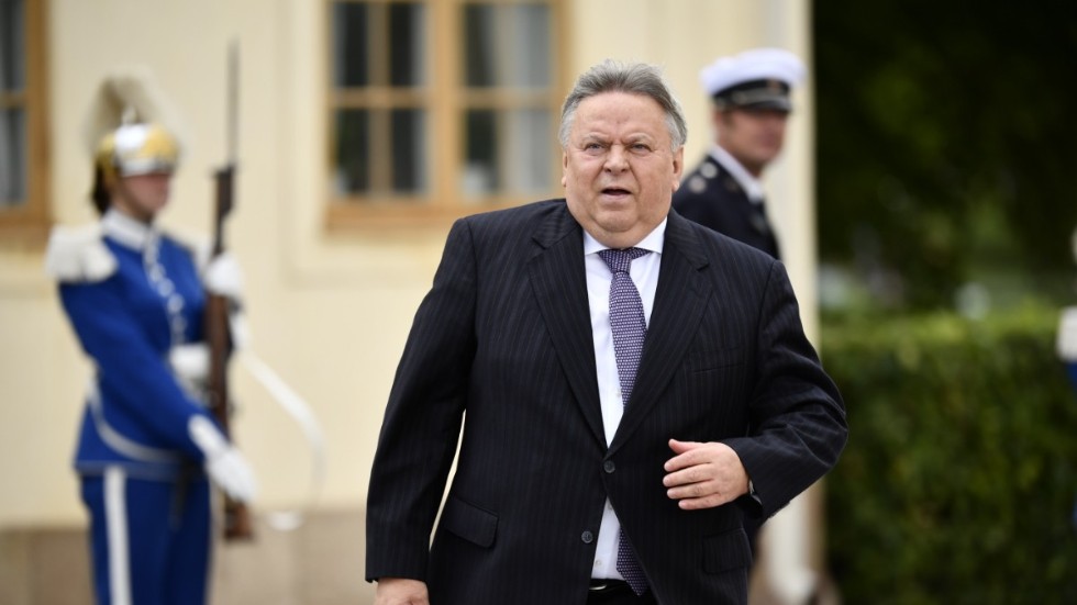 Ryske ambassadören Viktor Tatarintsev säger att Ryssland nu aktivt motsätter sig ett svenskt Nato-medlemskap.