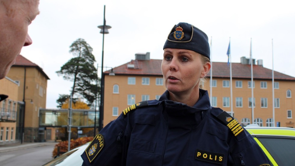 "Det pågår en jakt på den misstänkte mannen", säger lokalpolisområdeschefen Ann-Christine Rehnström. 