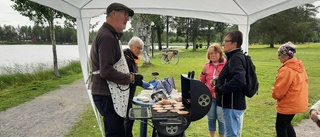 Uppskattad lunch ute i det fria för Hjärtlung Arvidsjaur: "Såg till att förse alla gäster med hamburgare"