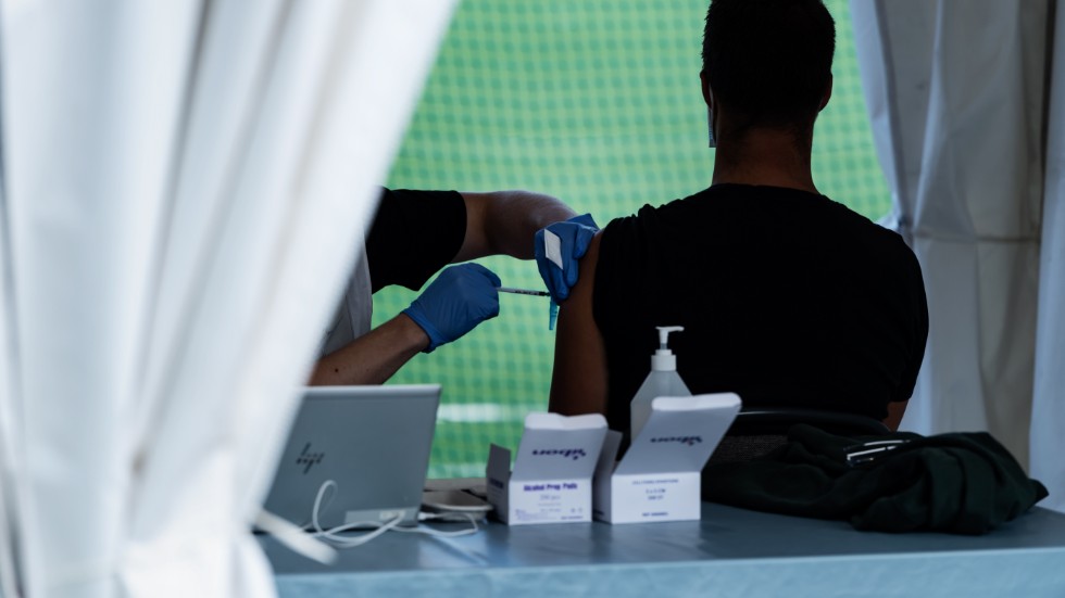 Knappt 62 procent av alla vuxna i Region Stockholm har fått två doser vaccin mot covid-19. Arkivbild.