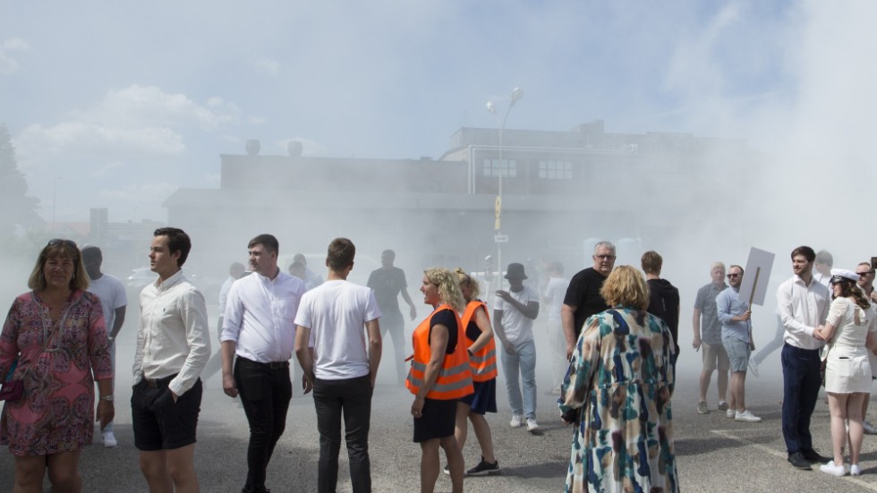 Brandsläckarna tömdes vid studentutspringet och orsakade stora moln. 