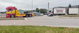 Lastbilshaveri orsakade stora trafikstörningar vid SKF-rondellen