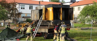 Larm om brand mellan skola och äldreboende