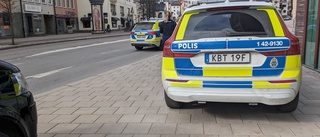 Polisinsats i Linköping – flera patruller och tekniker på plats