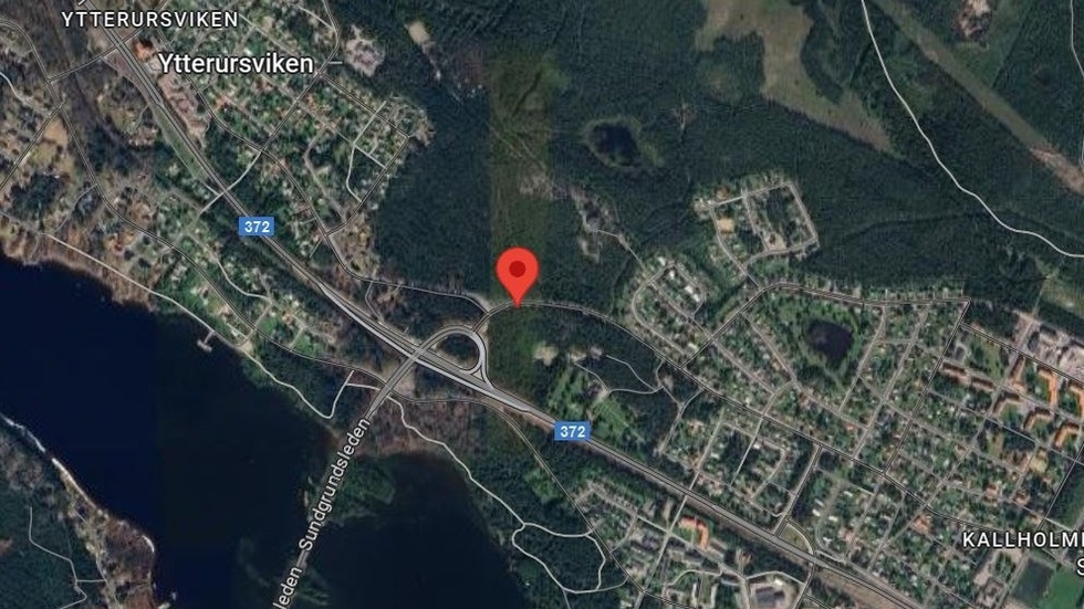 Larmet om olyckan kom in klockan 15.52 på måndagen.