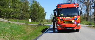 Moped blev totalförstörd efter brand