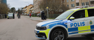 Man skjuten av polis efter knivattack i Västerås