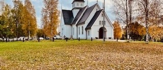 Dagens läsarbild: Piteå kyrka i höstskrud