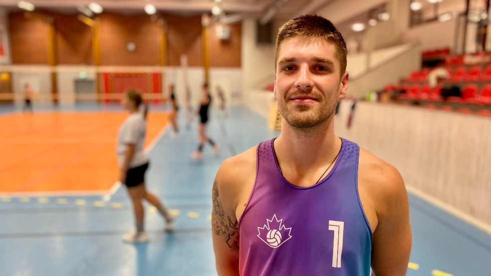 "Vi har inte råd att ha en spelare som inte kan ge 100 procent", säger VVK:s Lukas Karlsson om Radek Brzozowski.