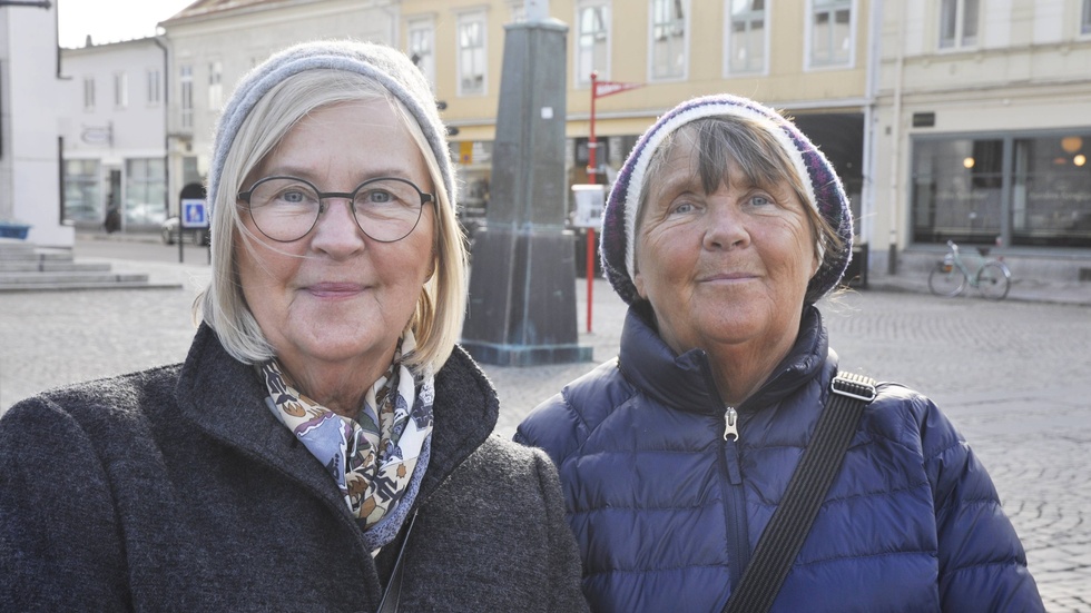 Systrarna Helena och Leila Rissanen minns framför allt Lasse Berghagen från hans tid som programledare på Allsång på Skansen.