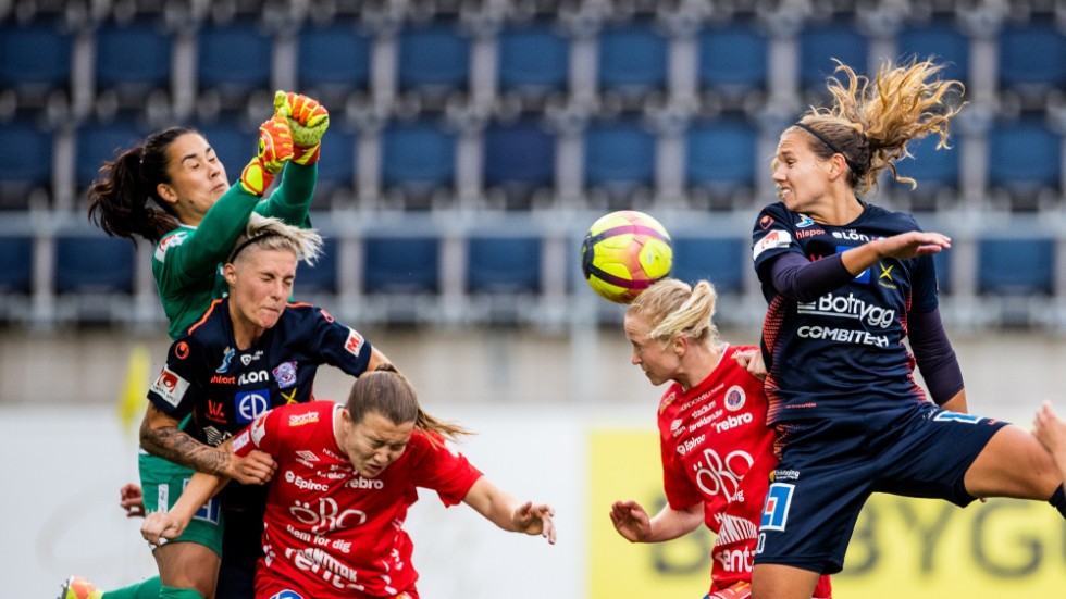 Lina Hurtig och Emma Lennartsson oroar Örebroförsvaret.