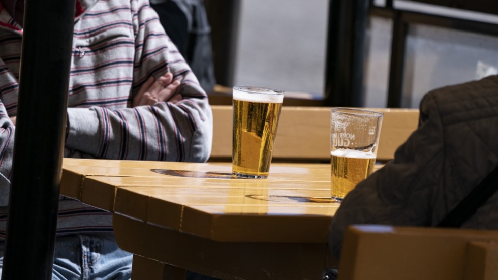 Stopp för alkohol på krogen efter klockan 20 kan förlängas. Arkivbild.