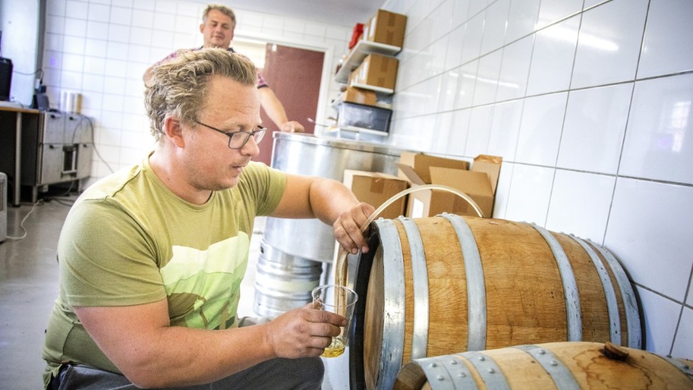 Johan Johansson på Gotland Spirits fick en snilleblixt. Nu lanserar han tillsammans med Coop Gotland världens första helt återvunna sprit.