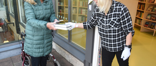 Fullt upp på biblioteket – trots stängningen