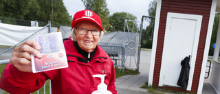 Långa väntan över för Berit, 82: "Känns bra"