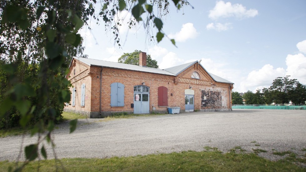Kulturbyggnaden, det gamla vattenverket borde tillsammans med Visholmen vara en plats för att gestalta och återge Strängnäs totalt unika svenska historia och kultur, skriver insändarskribenten.
