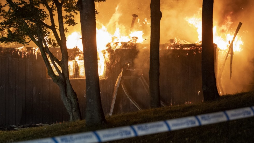 Maskinhallen blev totalförstörd i den kraftiga branden.