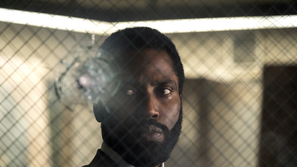 John David Washington spelar en agent vars verklighet blir ordentligt utmanad i "Tenet". Pressbild.