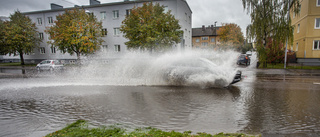 Regnet skapade översvämningar på gatorna