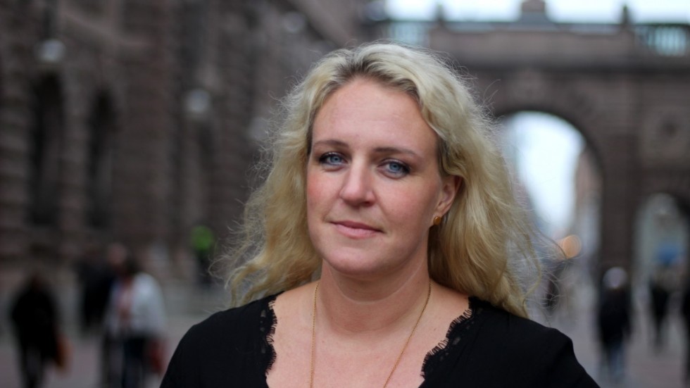 Hanna Westerén (S) gläds åt beslutet som ger Cementa respit i åtta månader. Men framhåller att ett tungt ansvar nu vilar på bolaget att presentera bättre underlag.