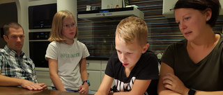 Liam, 6, fick över en mil till skolan