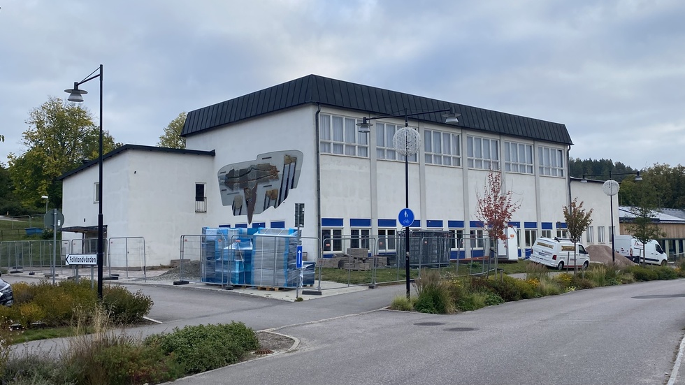 Det är på den här byggnaden som fönstren har bytts ut.