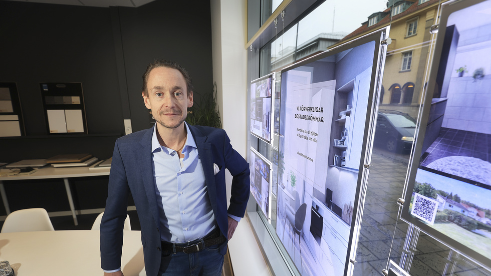 Mikael Bergqvist, fastighetsmäklare på Skandiamäklarna, beskriver den höga räntan som en dubbelsmocka för bostadsrättsföreningar och deras medlemmar.