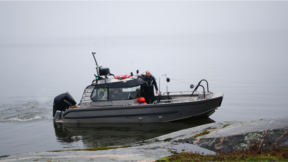 Polisen har sökt efter spår efter den försvunna kvinnan på flera platser, bland annat i Bråviken utanför Marbystrand, öster om Norrköping. 