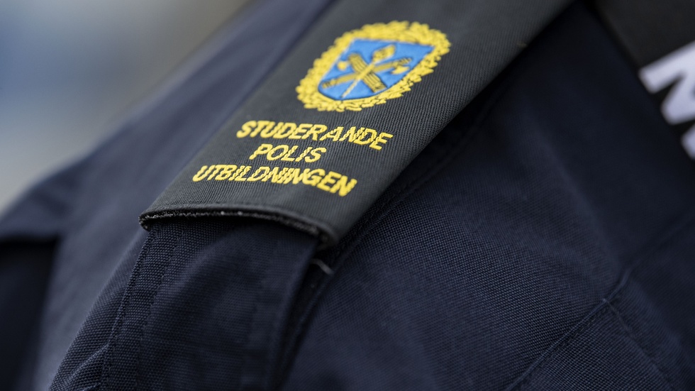 Ge underkända polisaspiranter en ny chans! Det är kanske inte deras fel att de ratats. Det skriver signaturen "E.A".