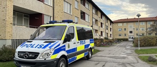 Polisen genomför tillslag i Berga – stor insats i stadsdelen