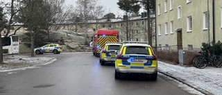 Kvinnor "träffade" av svängande buss – fördes till sjukhus