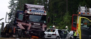 Förare omkom i trafikolycka på riksväg 23